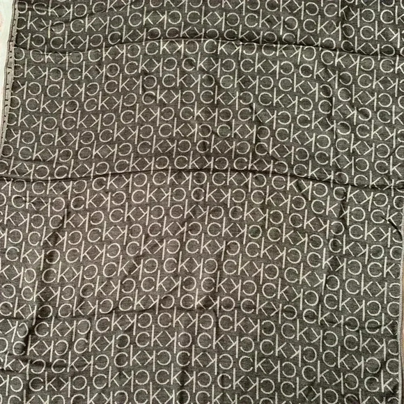 calvin klein monogram scarf - Picture 2 of 4